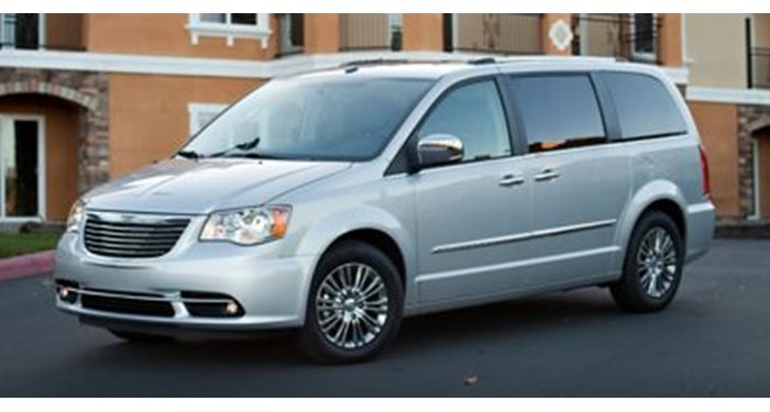 2016 Chrysler Town & Country Touring L Full Specs, Features and Price | CarBuzz 2016 Chrysler Town And Country Tire Size