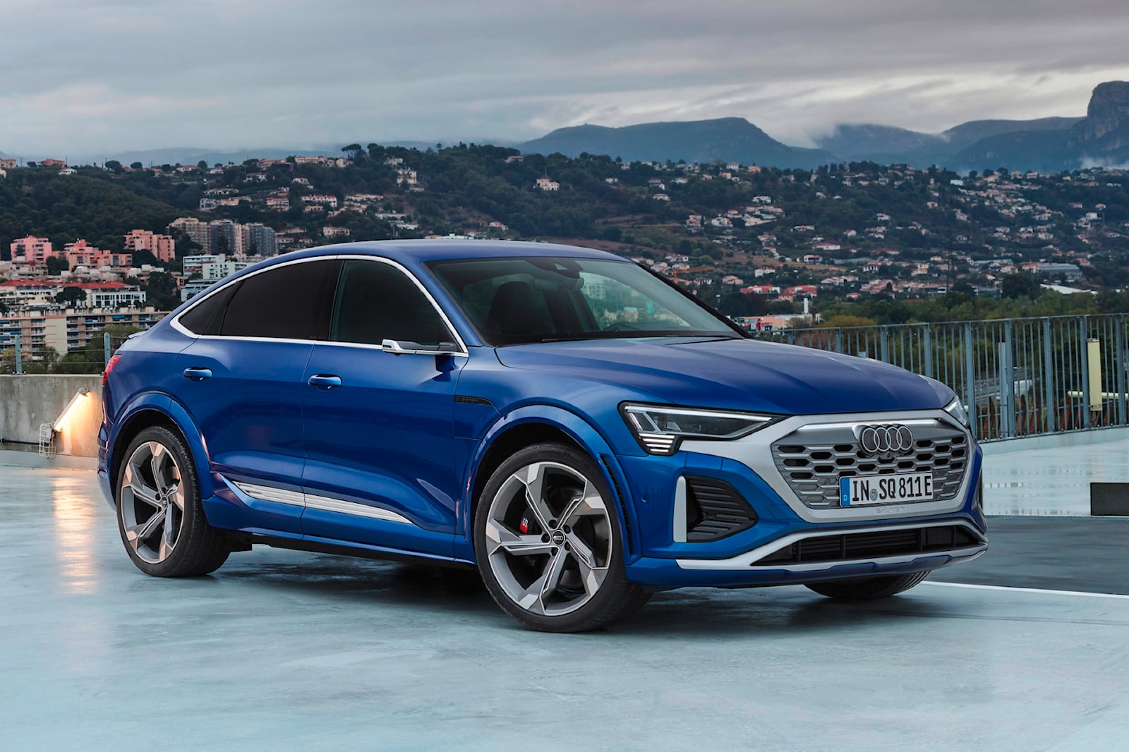 2024 Audi SQ8 Sportback e-tron: Review, Trims, Specs, Price, New Interior  Features, Exterior Design, and Specifications