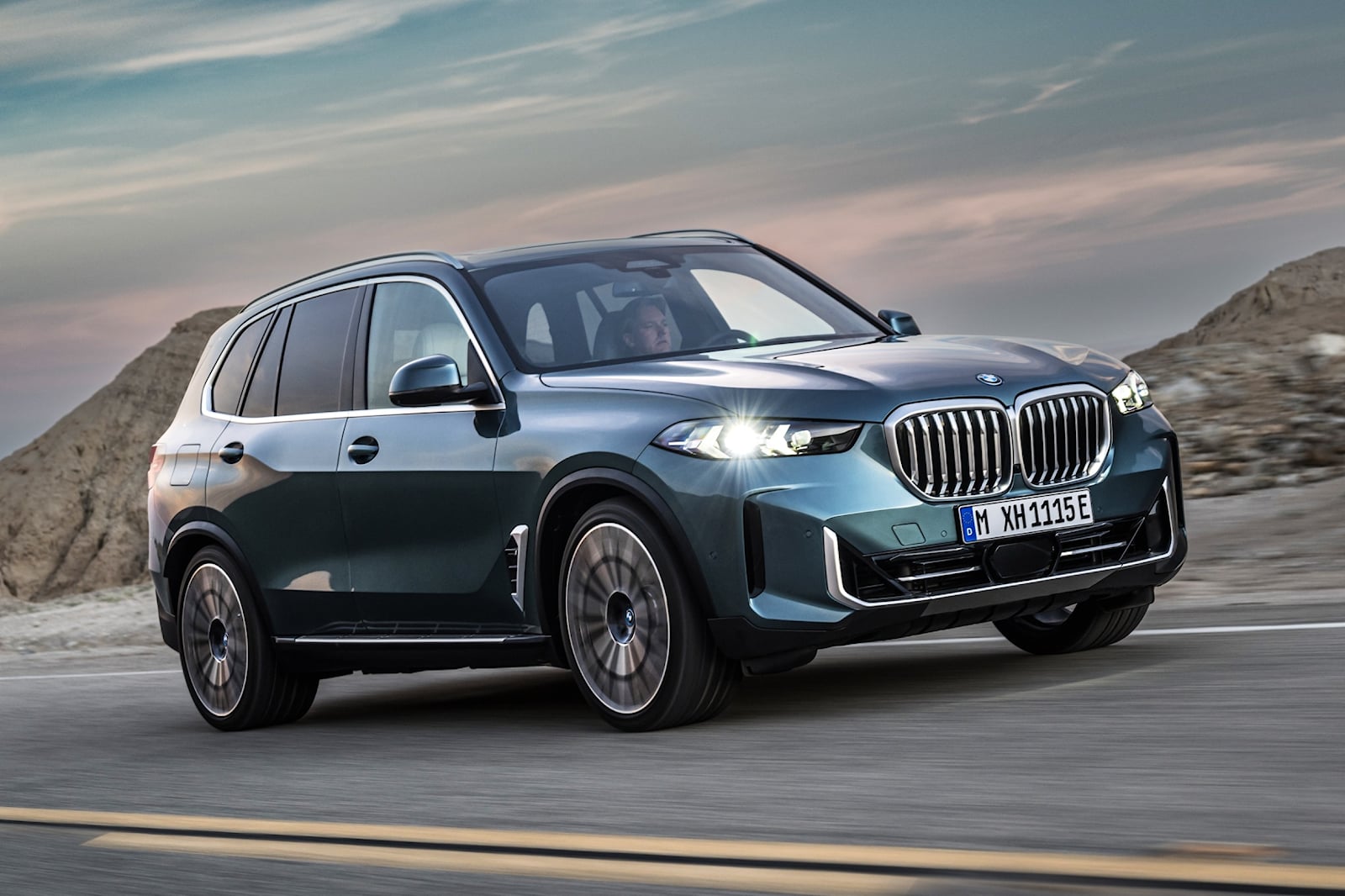 Experience the Adaptive Suspension of the BMW X5 G05