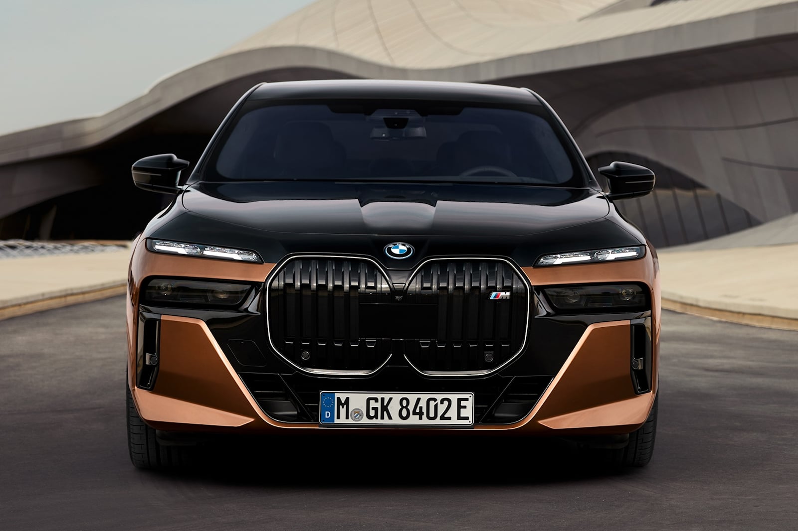 BMW i7's backseat makes the fully-electric worth the price