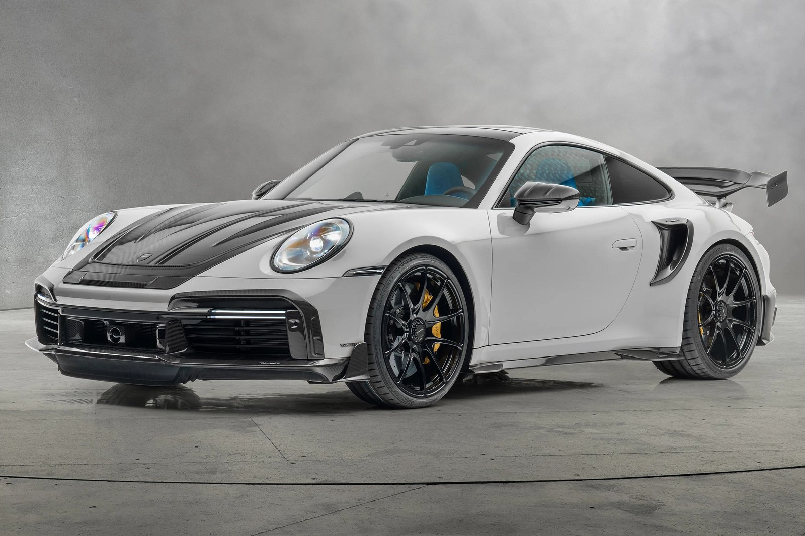 photo of Porsche 911 Turbo S Gets 900-HP Upgrade And New Looks Thanks To Mansory image