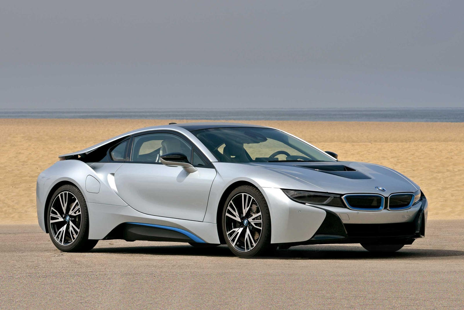 Individual BMW i8 Sells for $825,000 at Pebble Beach Auction
