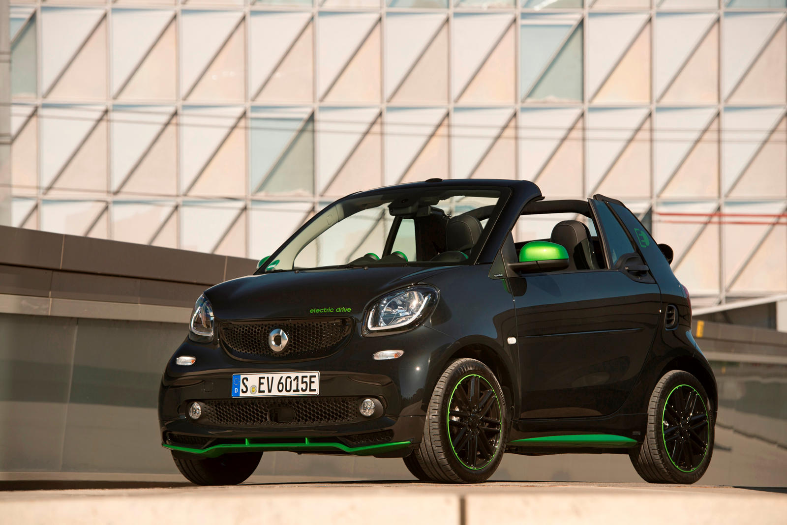 Smart Cars: Reviews, Pricing, and Specs
