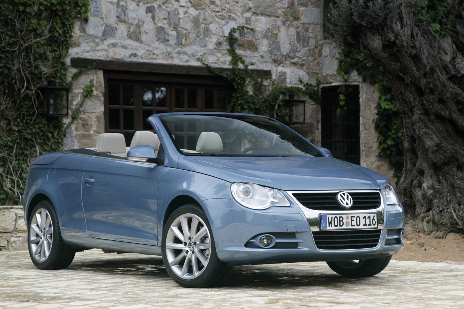 2011 Volkswagen Eos: Review, Trims, Specs, Price, New Interior Features,  Exterior Design, and Specifications