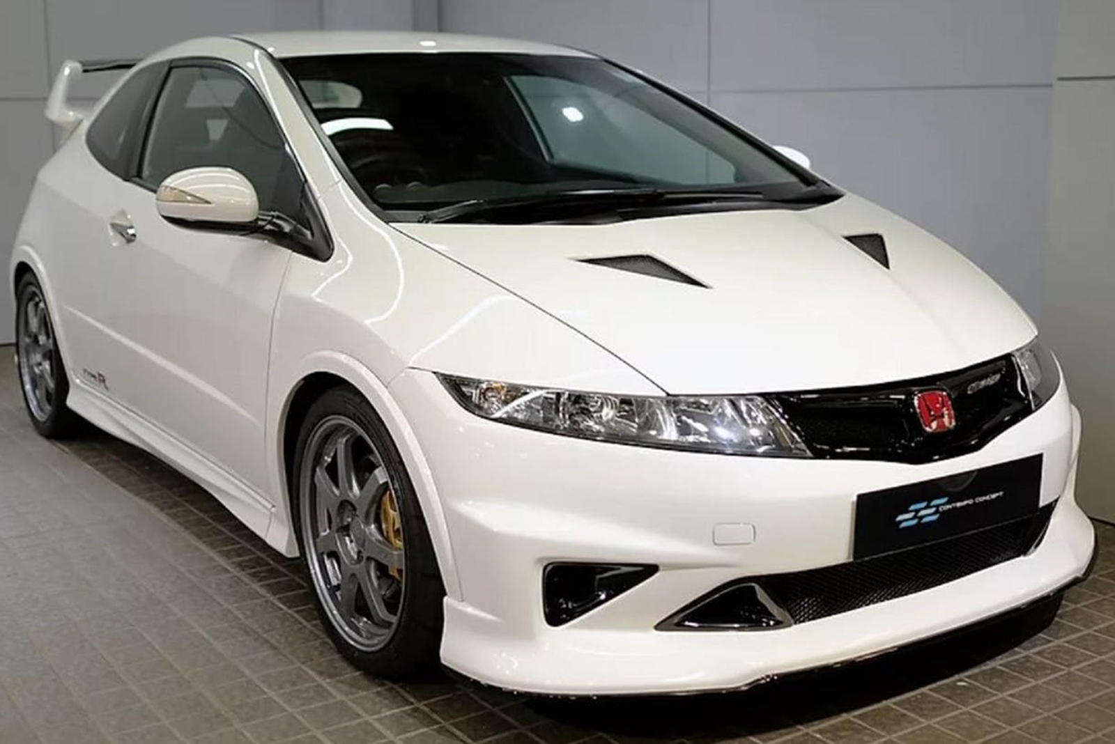 Honda Unveils $90,000 Civic Type R You Can Race