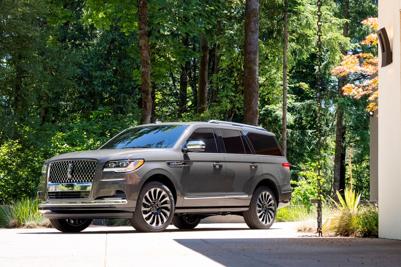 REVIEW: 2022 Lincoln Navigator L Reserve