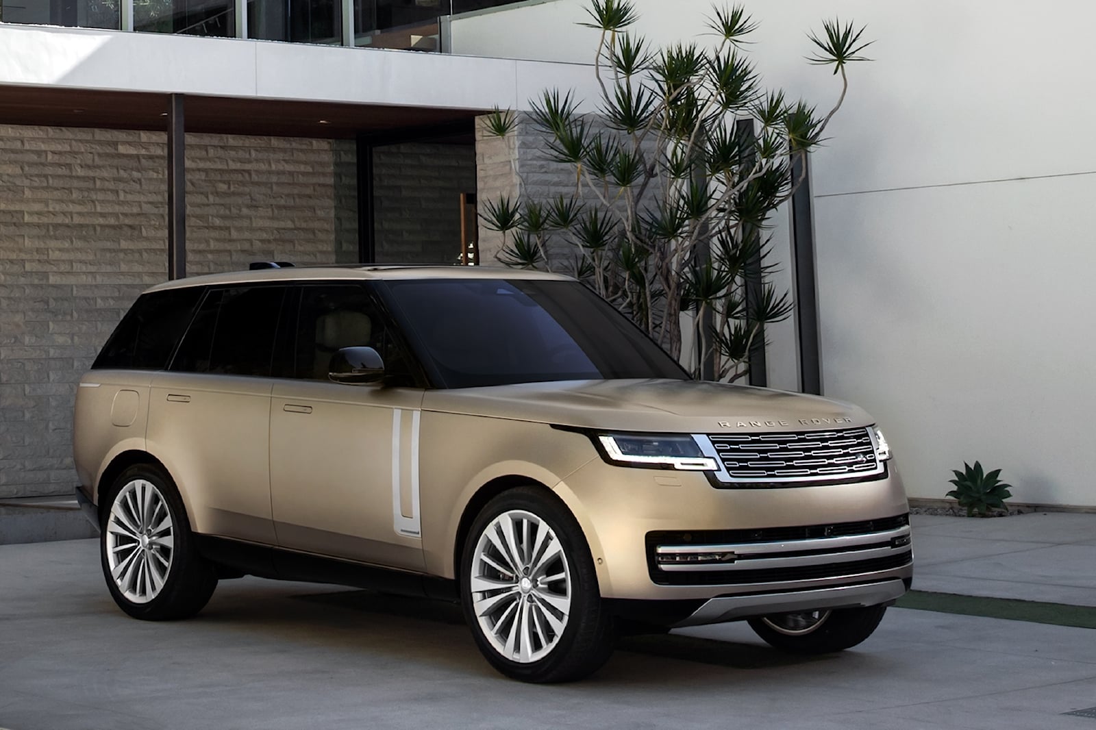 2024 Land Rover Range Rover Hybrid: Review, Trims, Specs, Price, New  Interior Features, Exterior Design, and Specifications