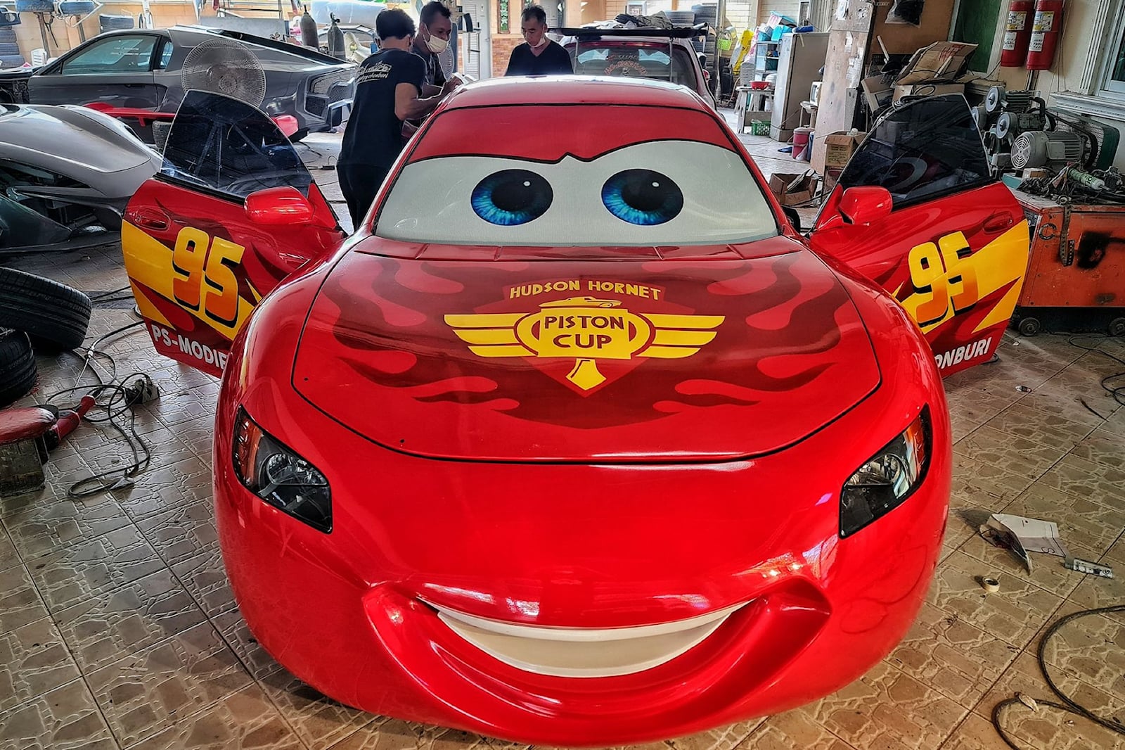 louter Gluren douche Full-Size Lightning McQueen Replica Based On 6th-Gen Toyota Celica Up For  Sale | CarBuzz