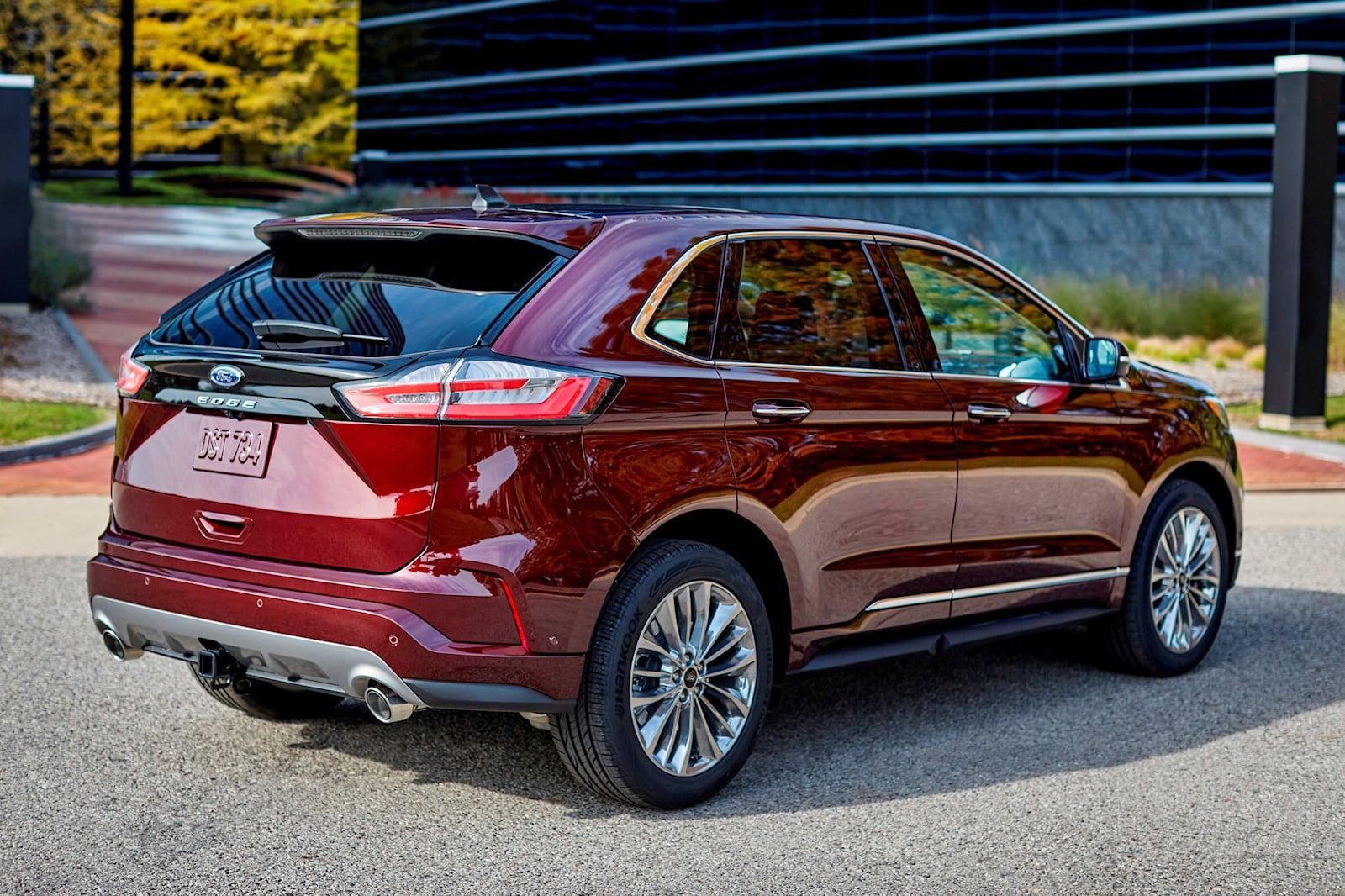 2023-ford-edge-range-gets-big-discounts-before-the-compact-crossover-is
