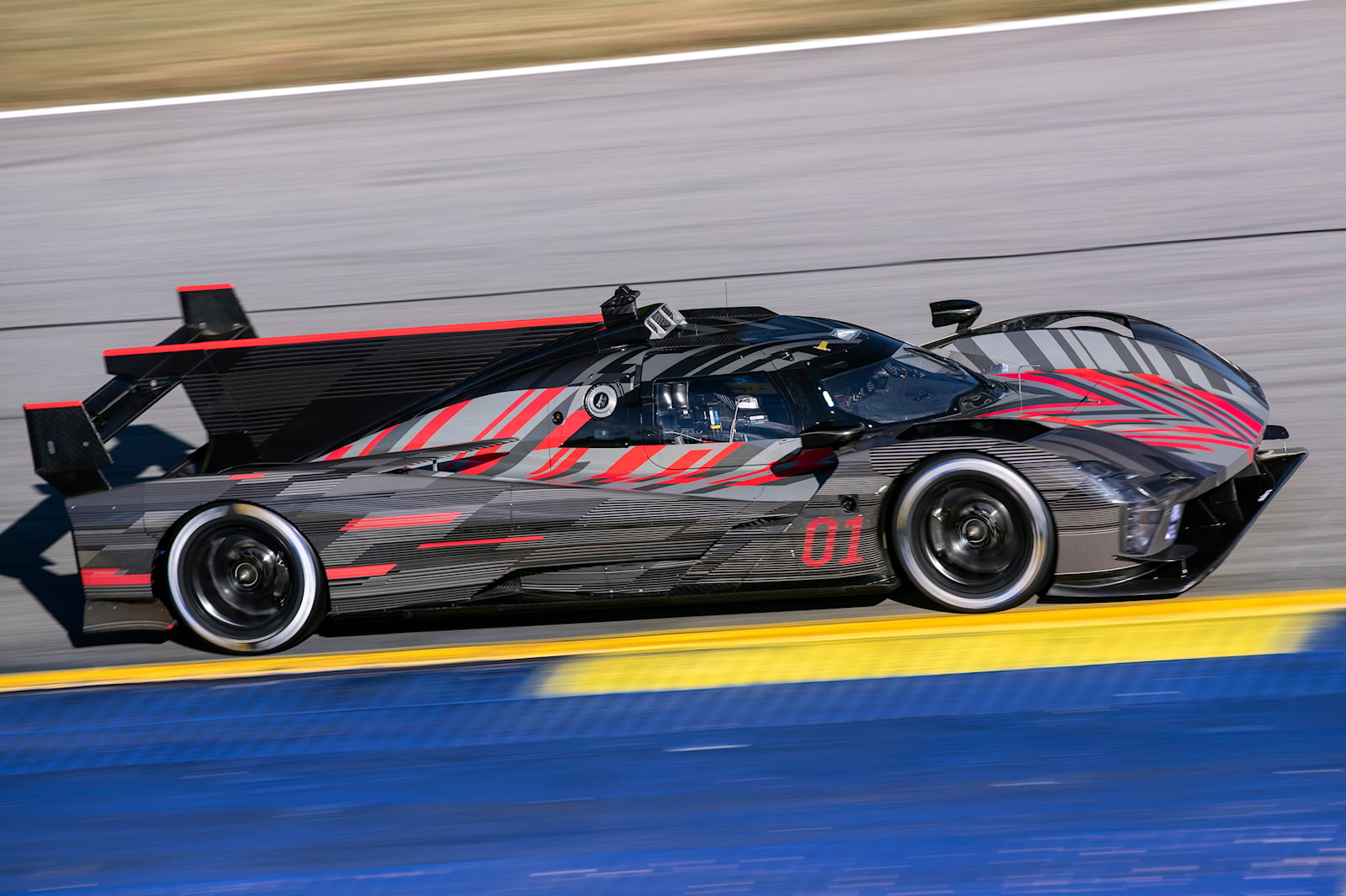 Cadillac v-series racing