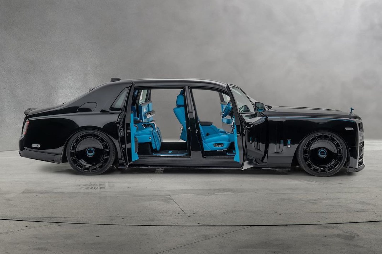 2018 Rolls Royce Phantom VIII from Tuner Forest International