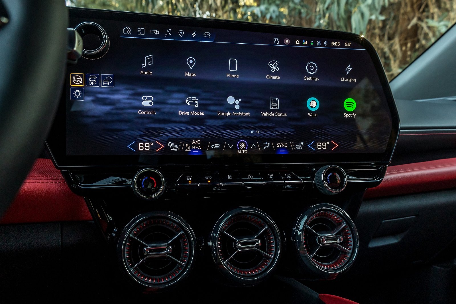 UPDATE: GM Blames Safety For Getting Rid Of Apple CarPlay And Android Auto