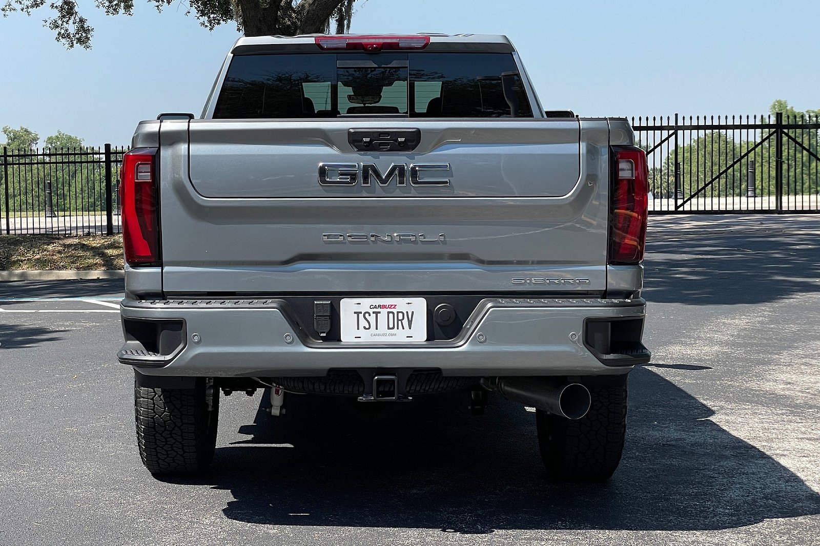 Chevrolet And GMC Heavy-Duty Truck Tailgates May Open Unexpectedly