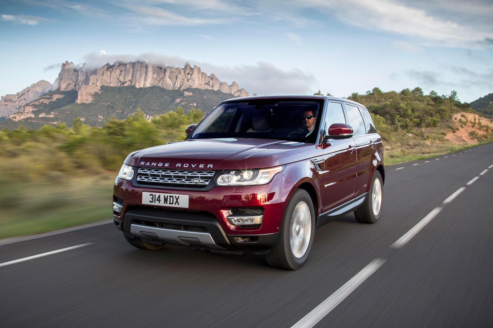 Jumping jack barrière Overtreden 2014 Land Rover Range Rover Sport: Review, Trims, Specs, Price, New  Interior Features, Exterior Design, and Specifications | CarBuzz
