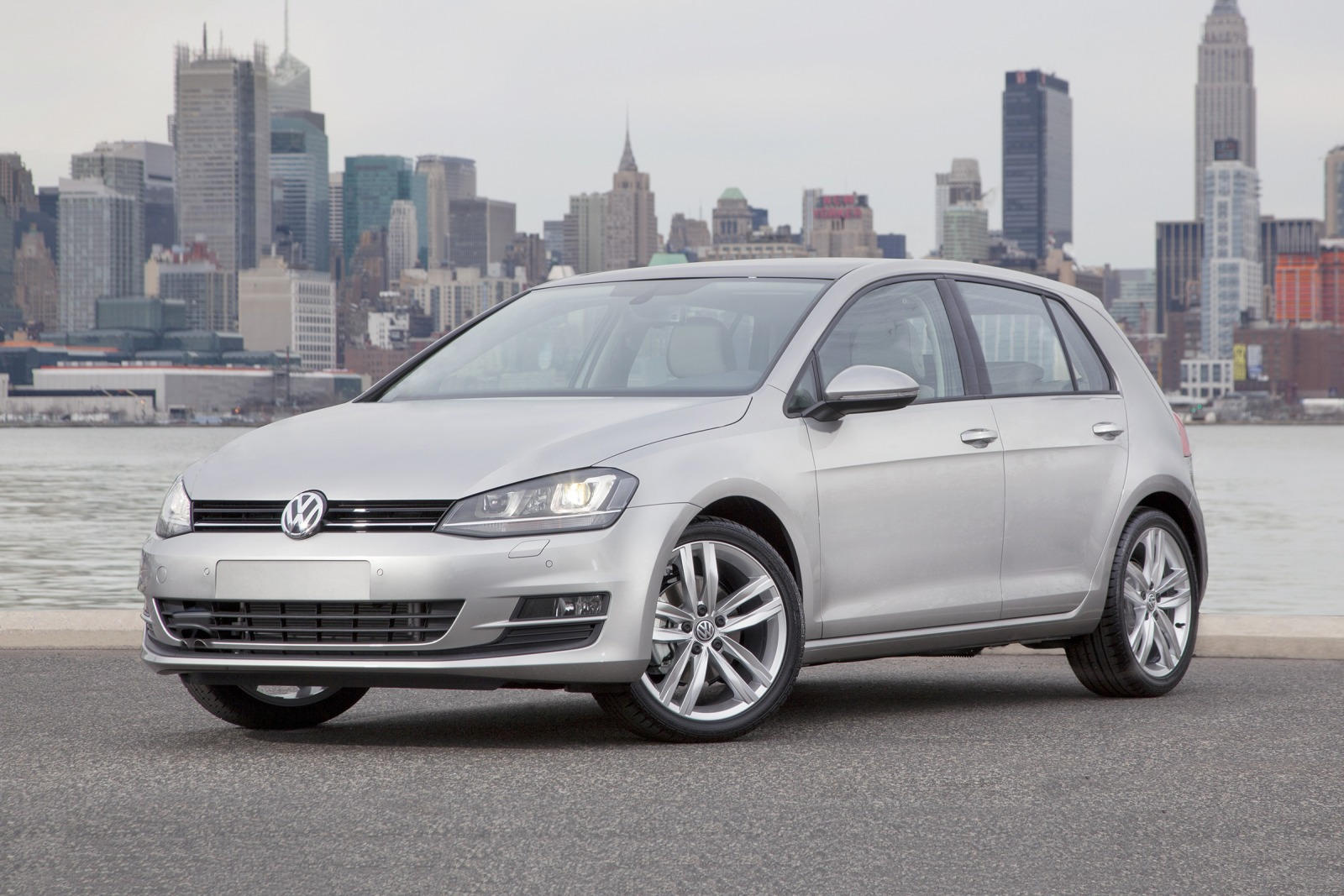 ubetalt Romantik Morse kode 2015 Volkswagen Golf: Review, Trims, Specs, Price, New Interior Features,  Exterior Design, and Specifications | CarBuzz