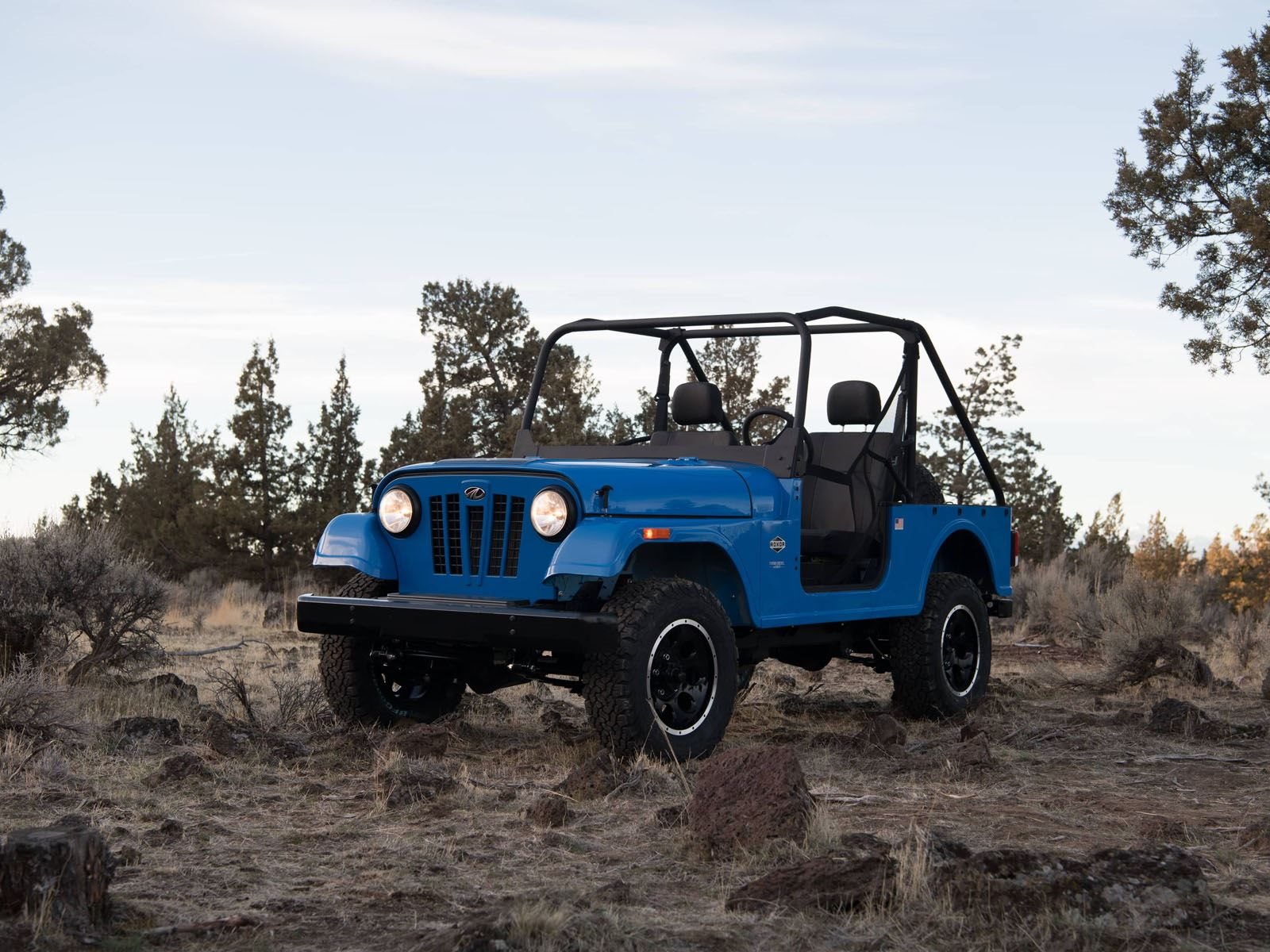 mahindra-roxor-is-one-bad-ass-mini-jeep-but-there-s-a-catch-carbuzz