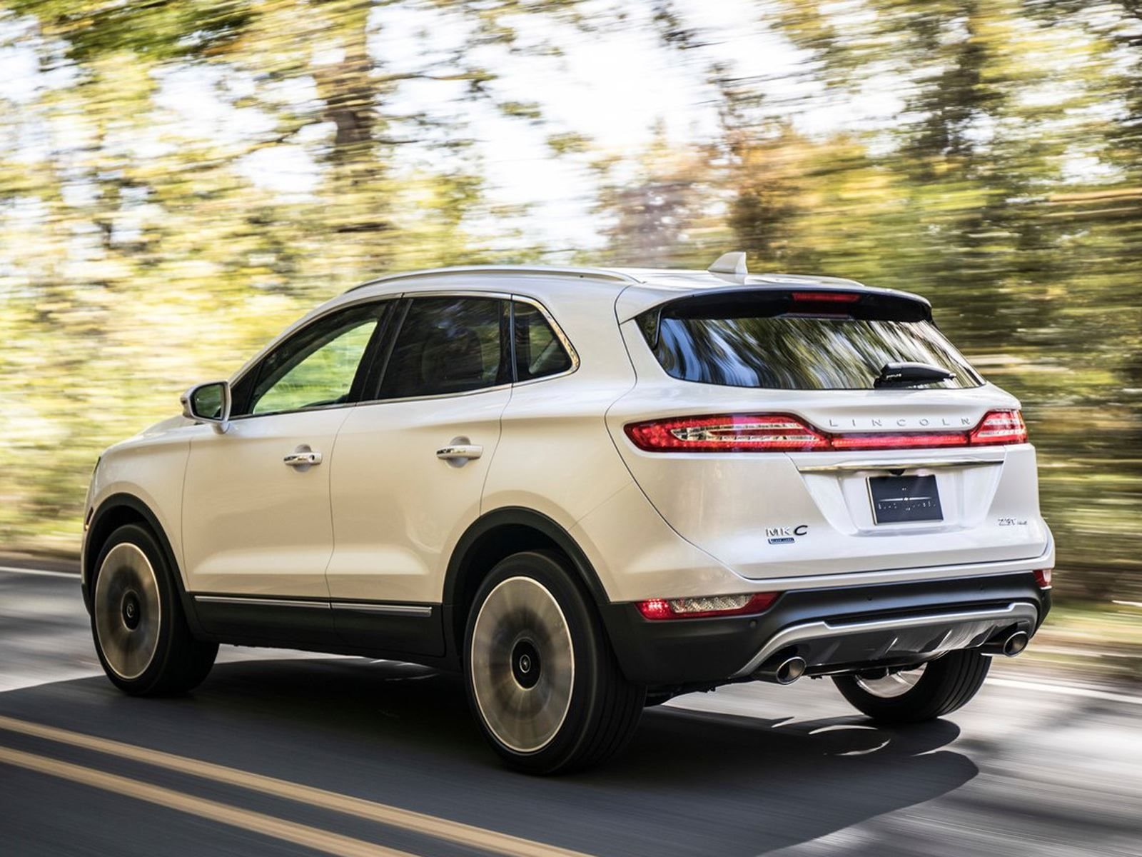 the-redesigned-2021-lincoln-mkc-receiving-completely-new-name-carbuzz