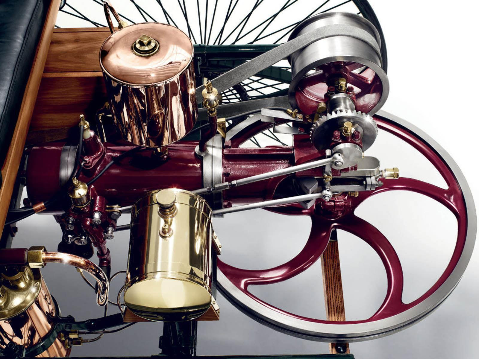 Первый автомобиль с двигателем сгорания. Benz Patent-Motorwagen 1886. Benz Patent-Motorwagen двигатель. Мерседес Бенц патент Моторваген.