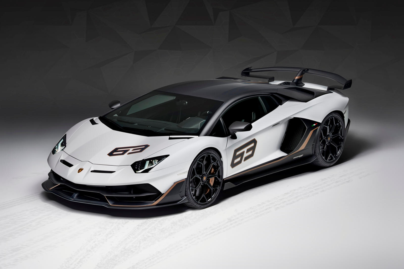 Its Finally Here Record Holding 770 Hp Lamborghini Aventador Svj Arrives With Svj 63 Special 