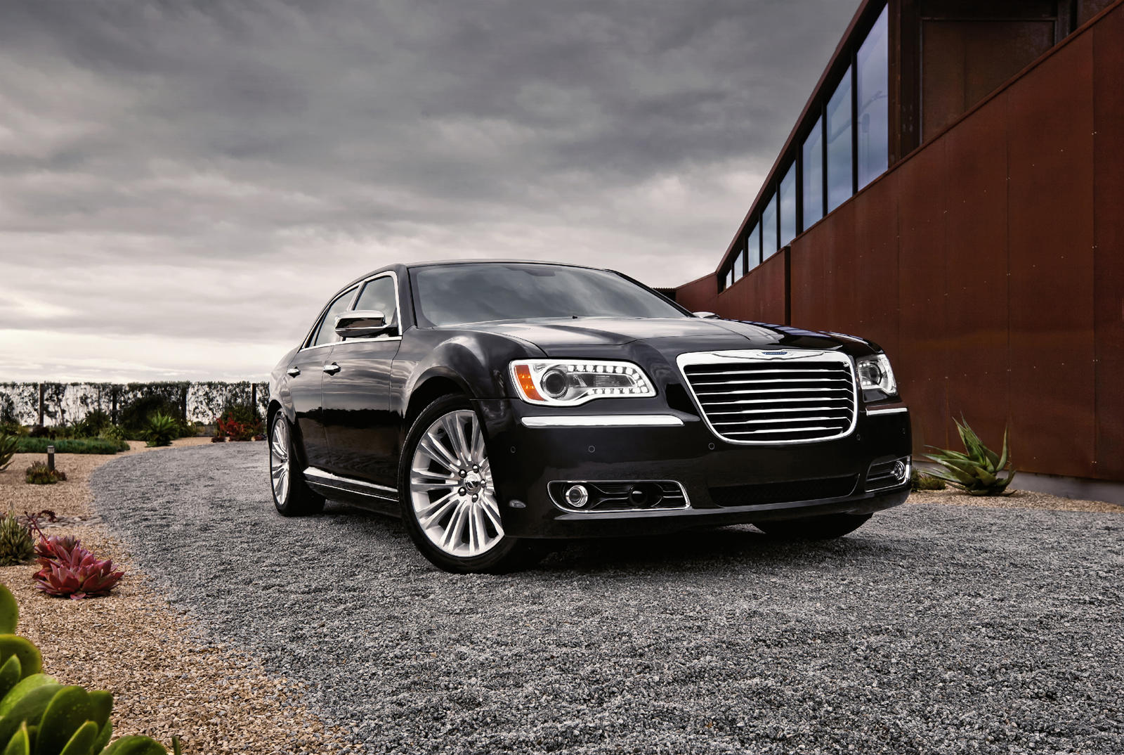 2013 Chrysler 300 Trims And Specs Prices Msrp Carbuzz