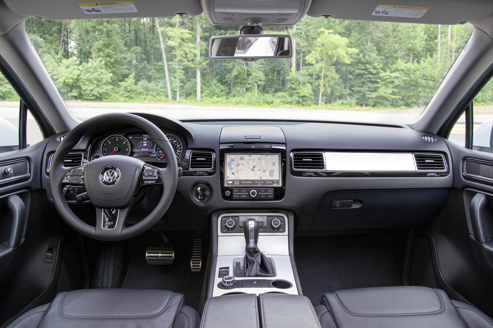 génération 2010-2018 à partir du modèle Facelift 2014.. VW Volkswagen Touareg II Blanc 2 