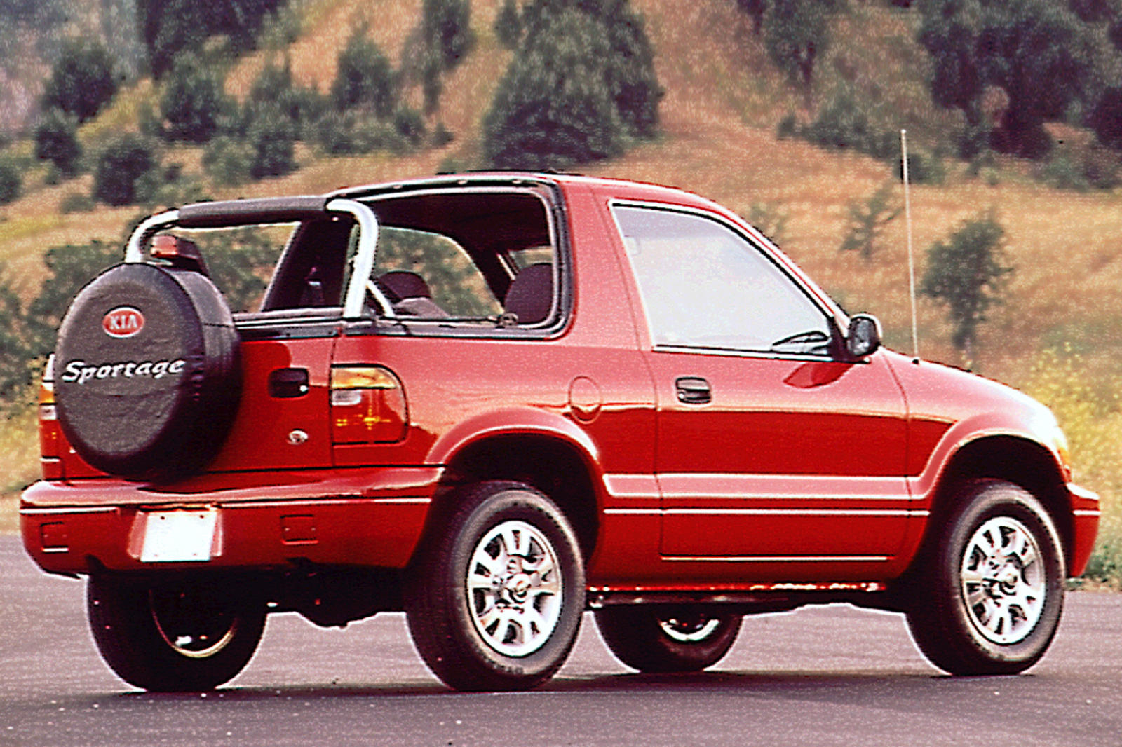 Купить кия 1 поколения. Kia Sportage 1999. Kia Sportage 1. Kia Sportage 2000. Киа Спортейдж 1 кабриолет.