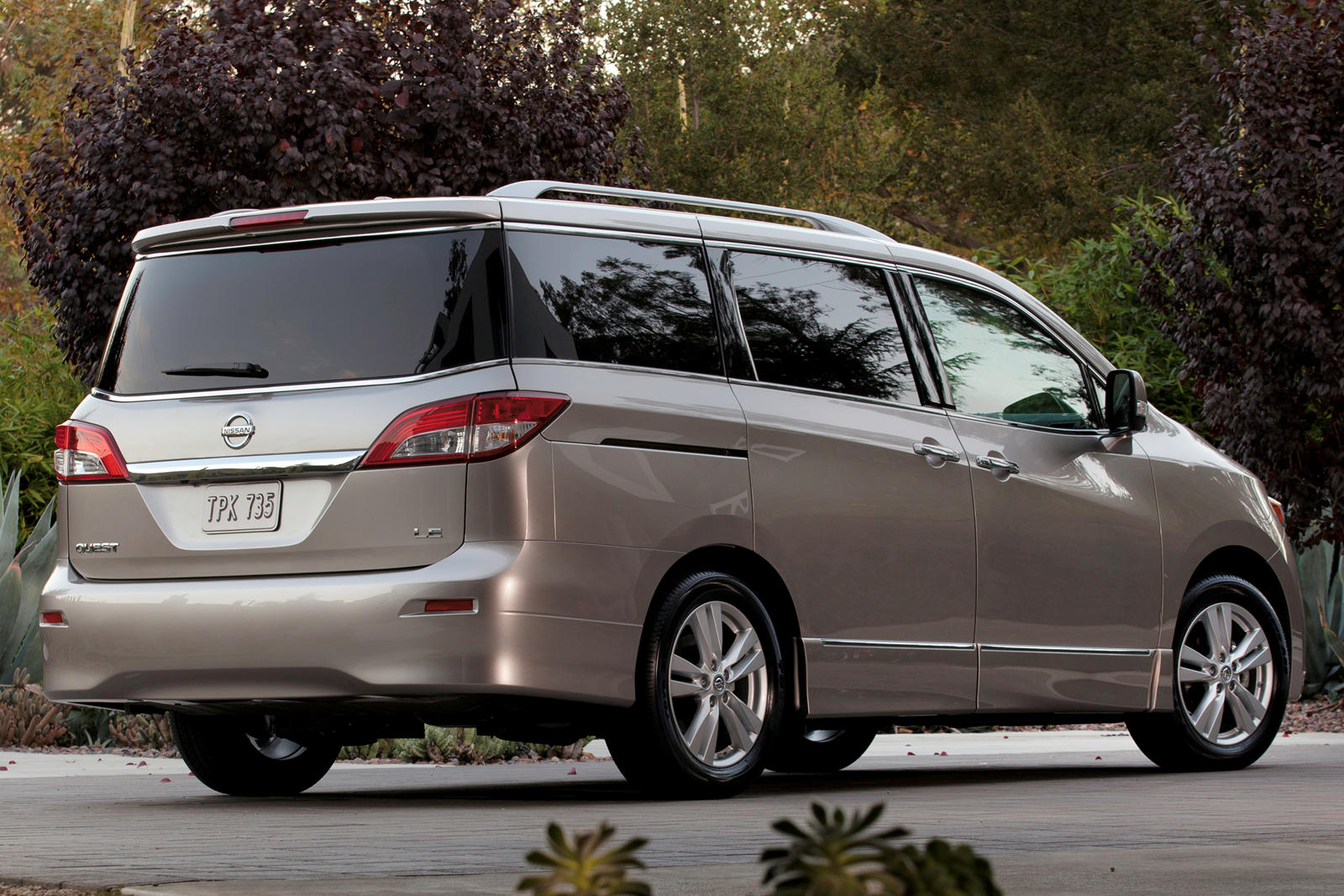 2017 Nissan Quest Review Trims Specs Price New Interior Features 