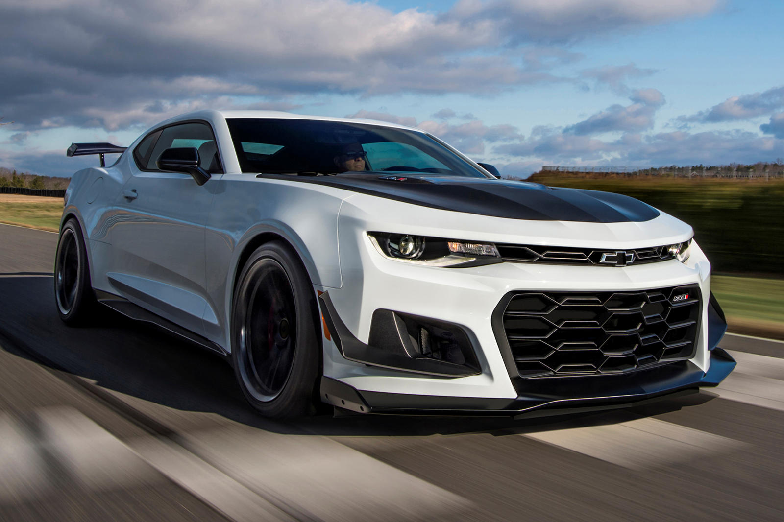 2019 Chevrolet Camaro ZL1 1LE Arrives With New 10Speed Auto CarBuzz