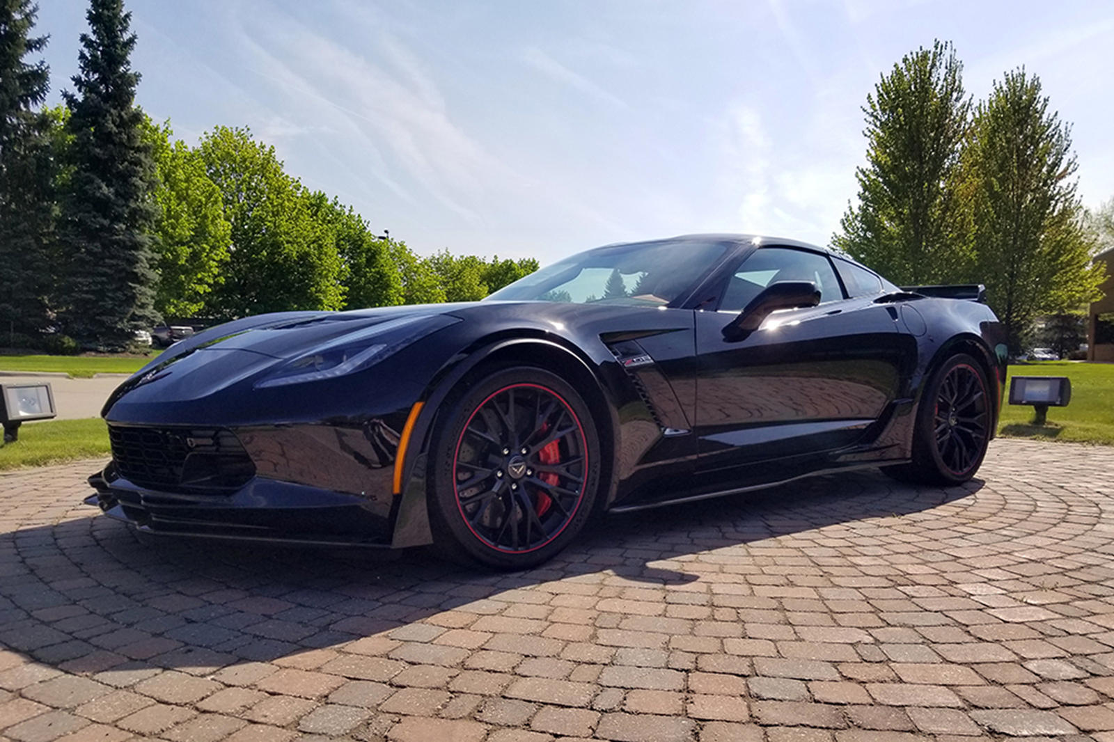 the-last-c7-corvette-will-look-exactly-like-this-carbuzz