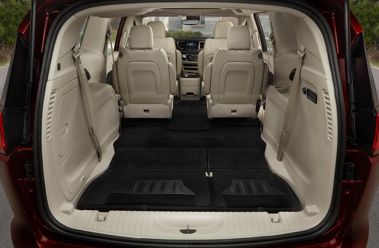 chrysler voyager seats how many