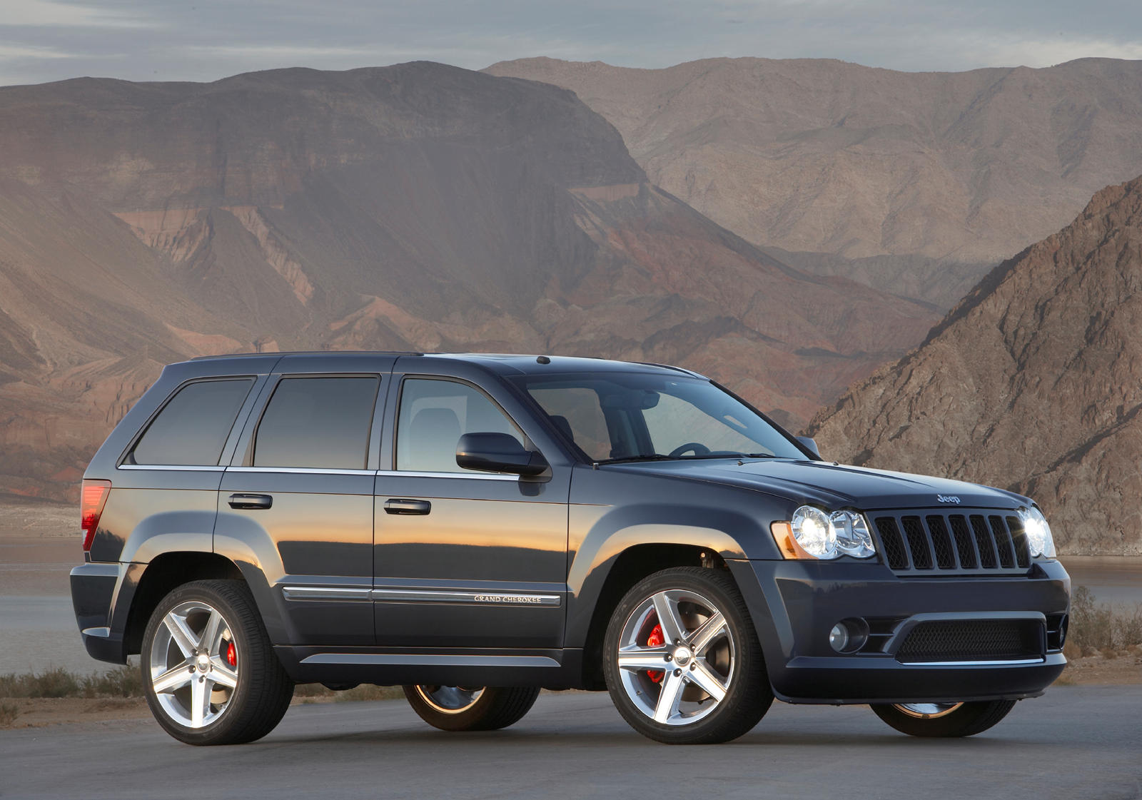 2009 Jeep Grand Cherokee Srt8 Trims And Specs Carbuzz