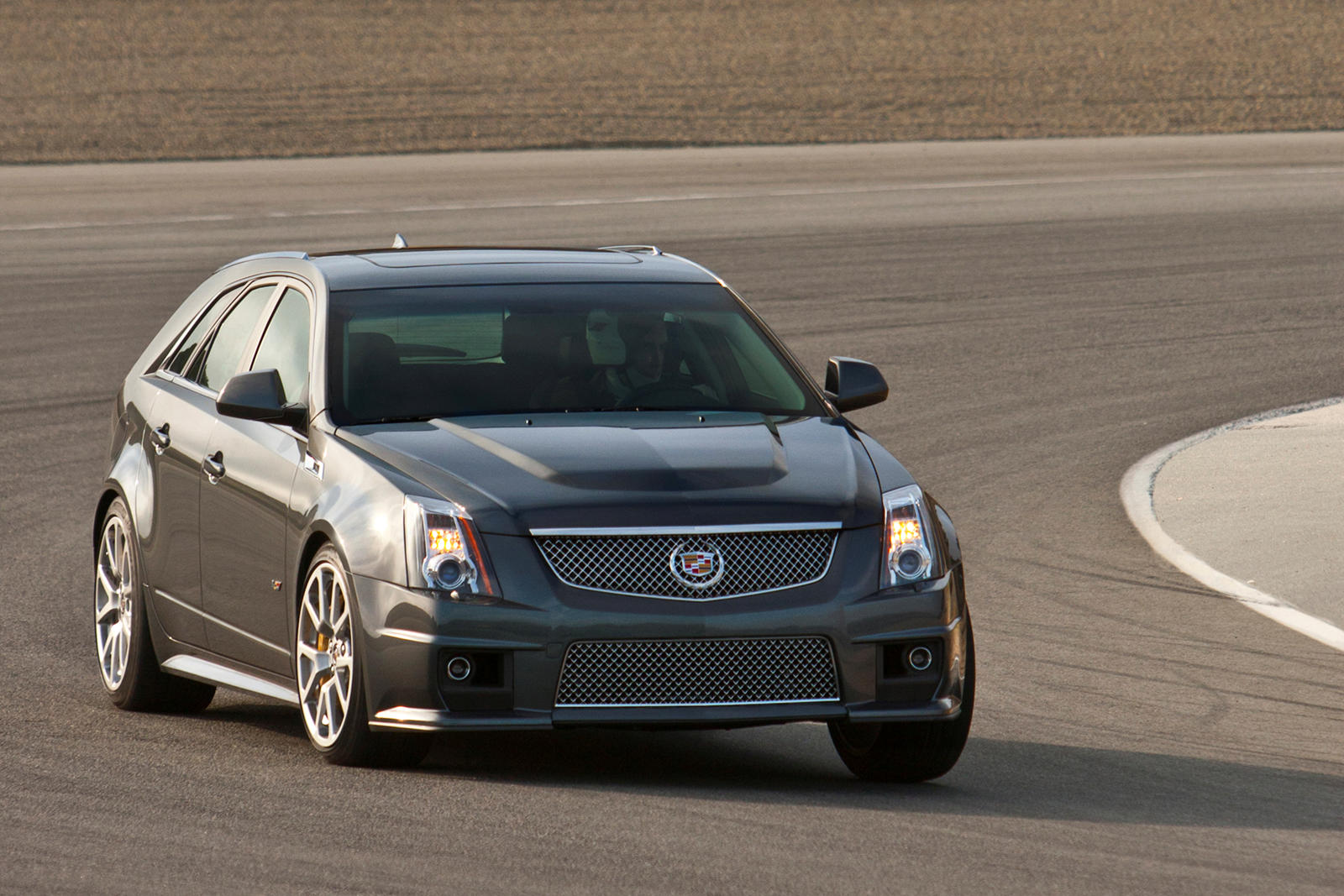 2013 Cadillac CTS-V Wagon: Review, Trims, Specs, Price, New Interior