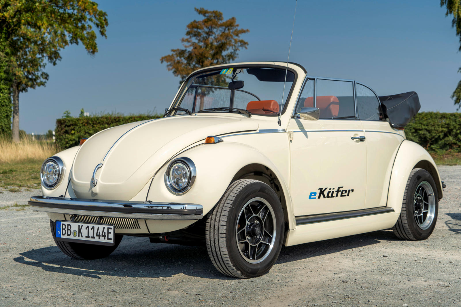 Old School Vw Beetle Gets An Electric Upgrade Carbuzz
