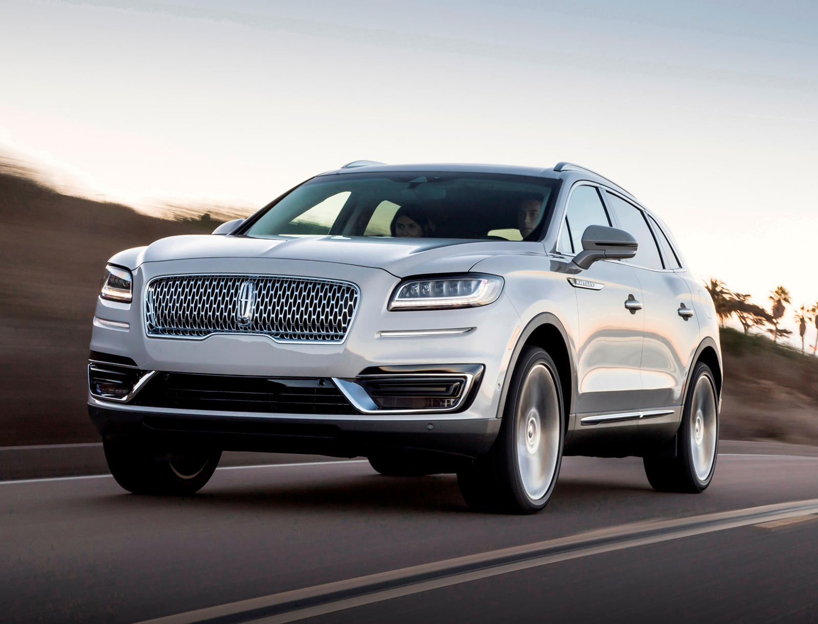 There's A Strong Case Not To Eliminate Lincoln's Sedans | CarBuzz