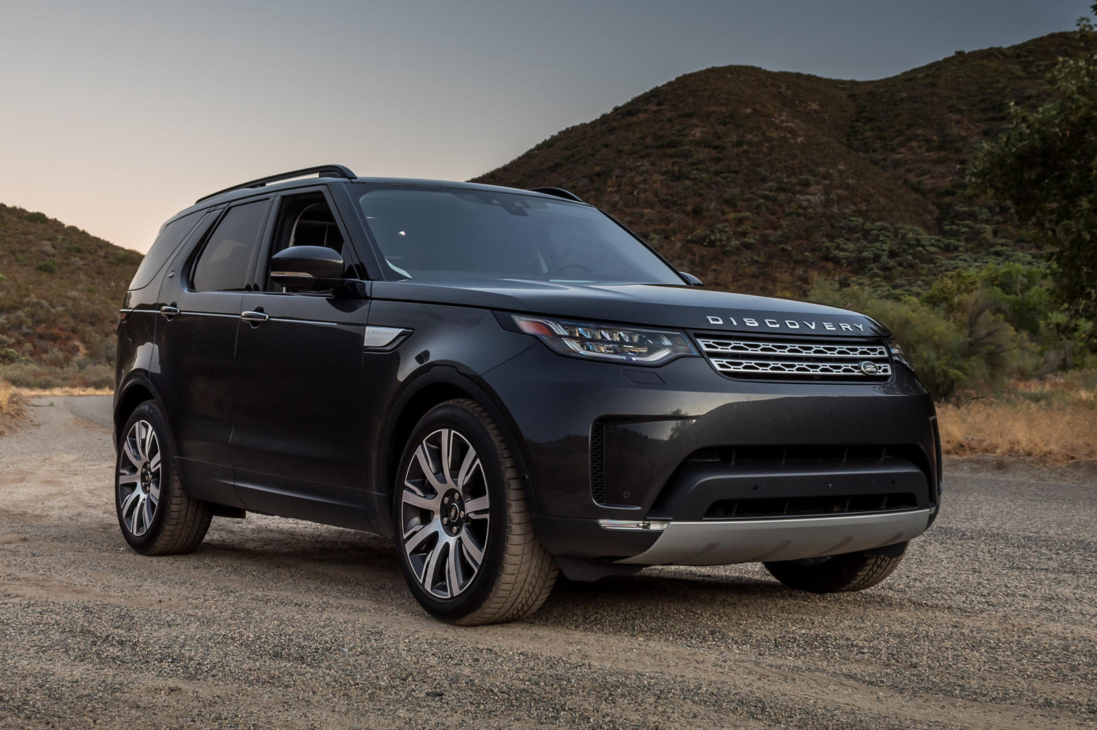 Sinewi Damn it Spectacular 2019 Land Rover Discovery: Review, Trims, Specs, Price, New Interior  Features, Exterior Design, and Specifications | CarBuzz