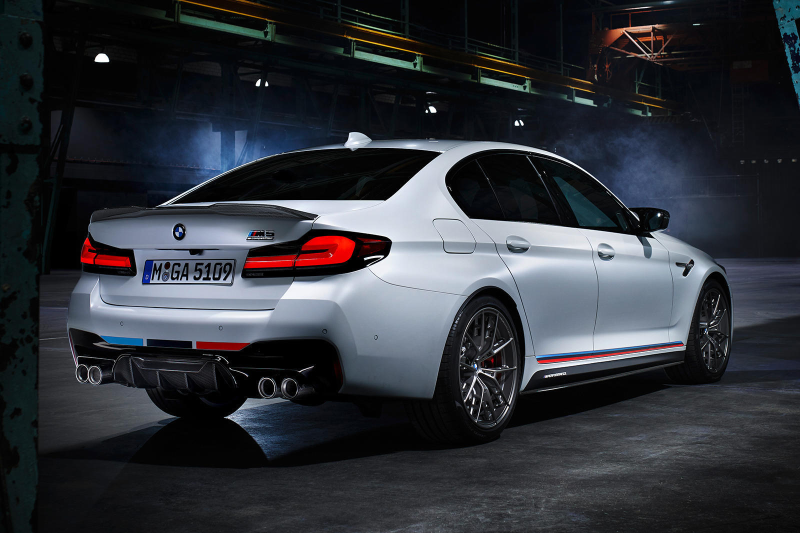 Model Archive for BMW models · BMW M5 with BMW M Performance Parts