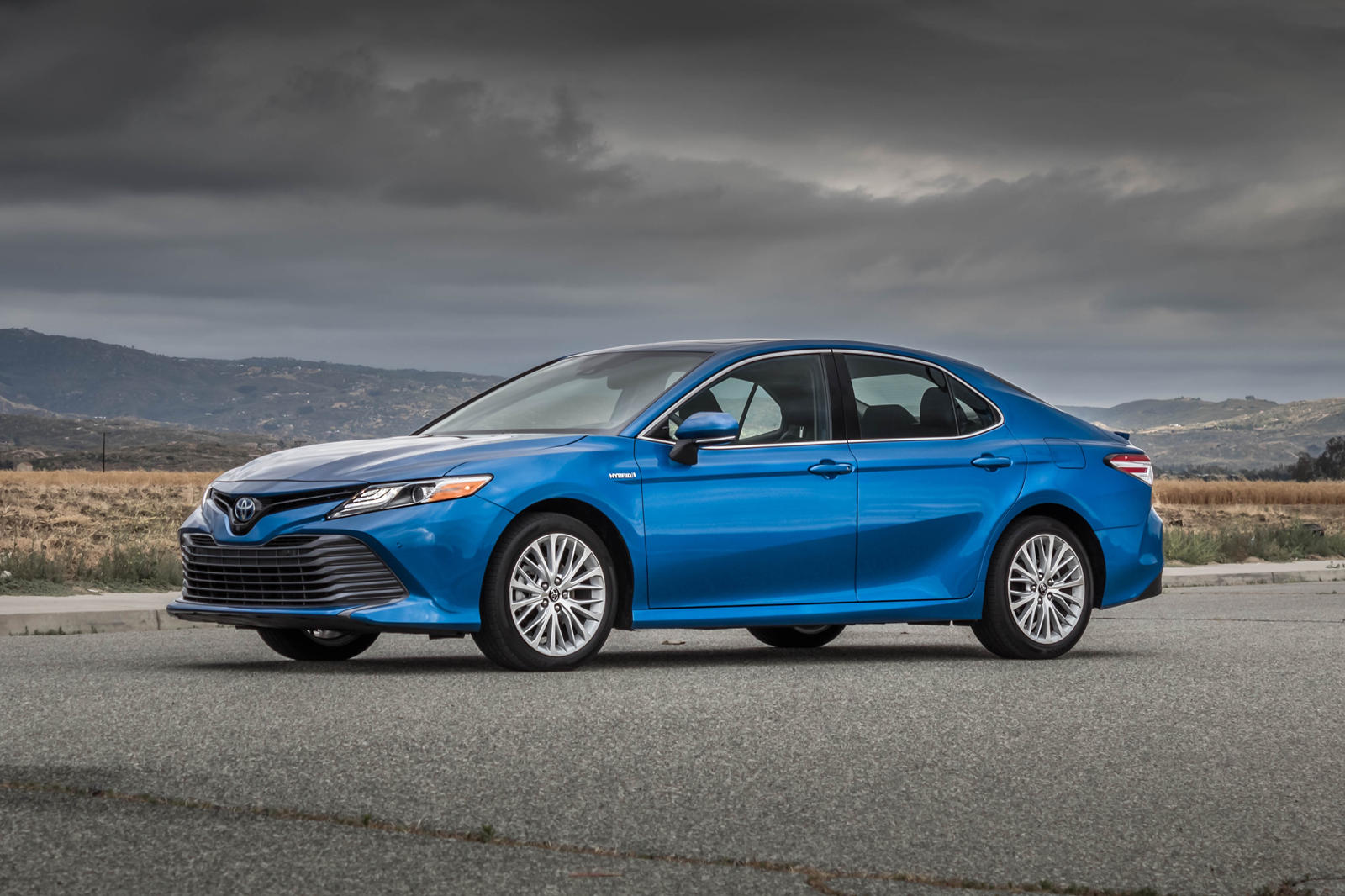 Compare Toyota Camry Hybrid Models