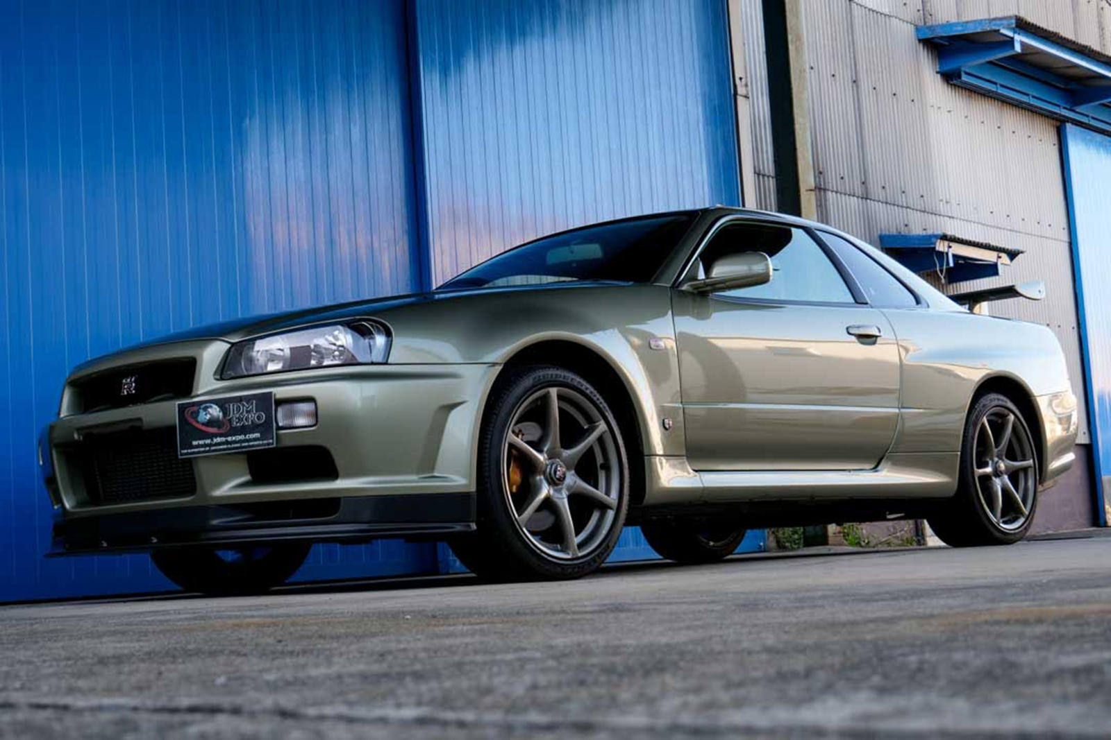 Rare R34 Nissan Skyline Costs Over 400 000 Carbuzz