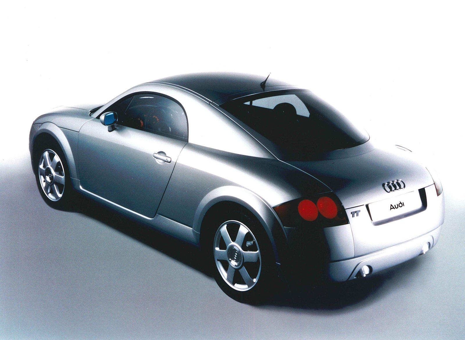 End of an era: Original 1998 Audi TT vs current Mk3