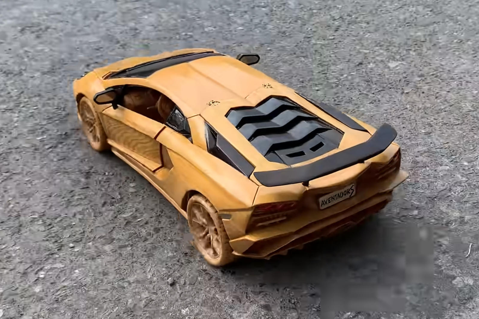 This miniature wooden 2021 Lamborghini Aventador S gets working scissor  doors