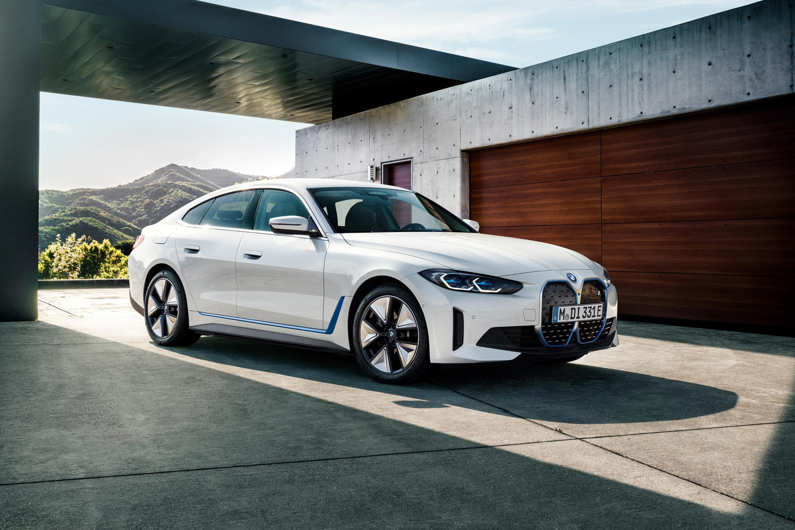 2022 BMW i4 Review, Trims, Specs, Price, New Interior Features
