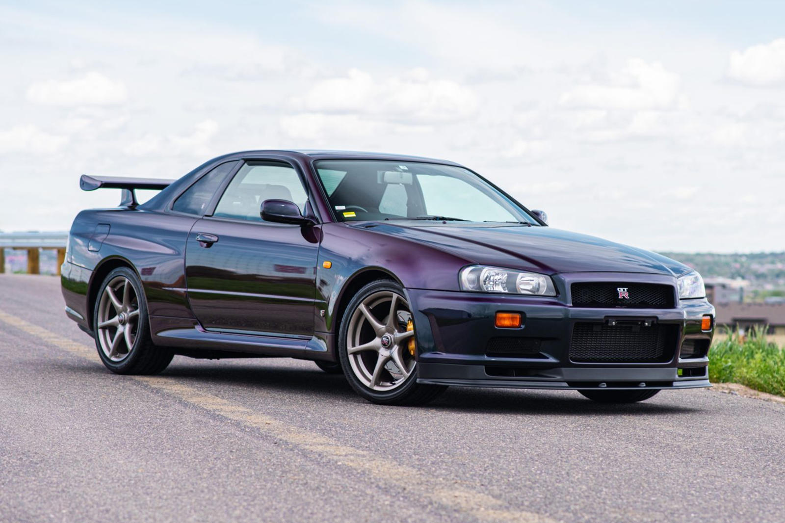 The R34 Nissan Skyline Gt R Is Officially Worth Supercar Money Carbuzz