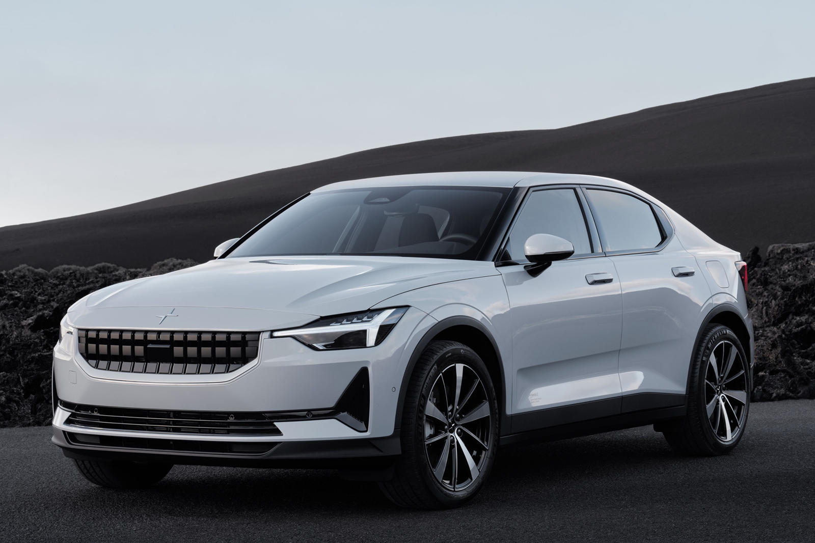 2022 Polestar 2 Drives Further And Costs Less CarBuzz