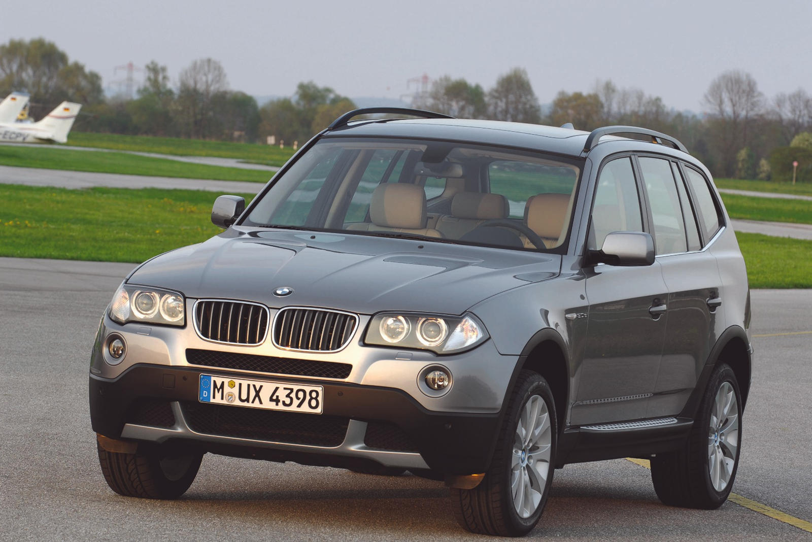 2008 BMW X3 Front Angle View