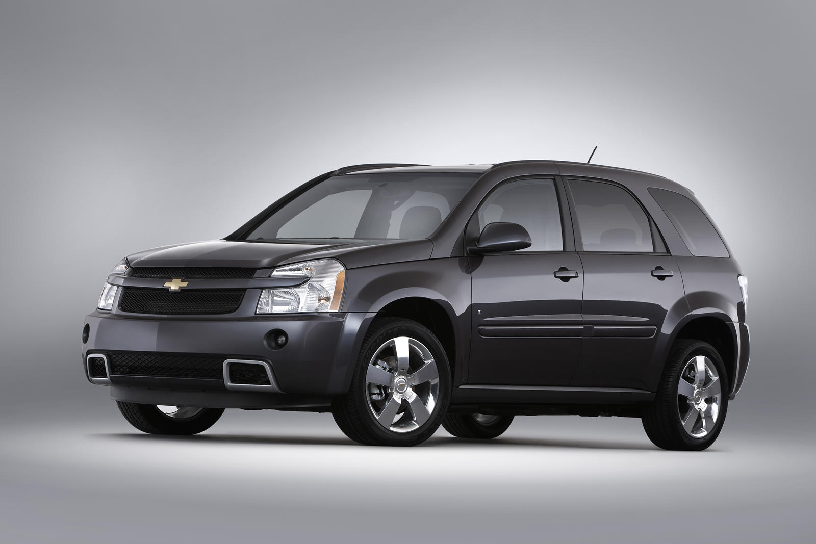 2008 Chevrolet Equinox Front Angle View