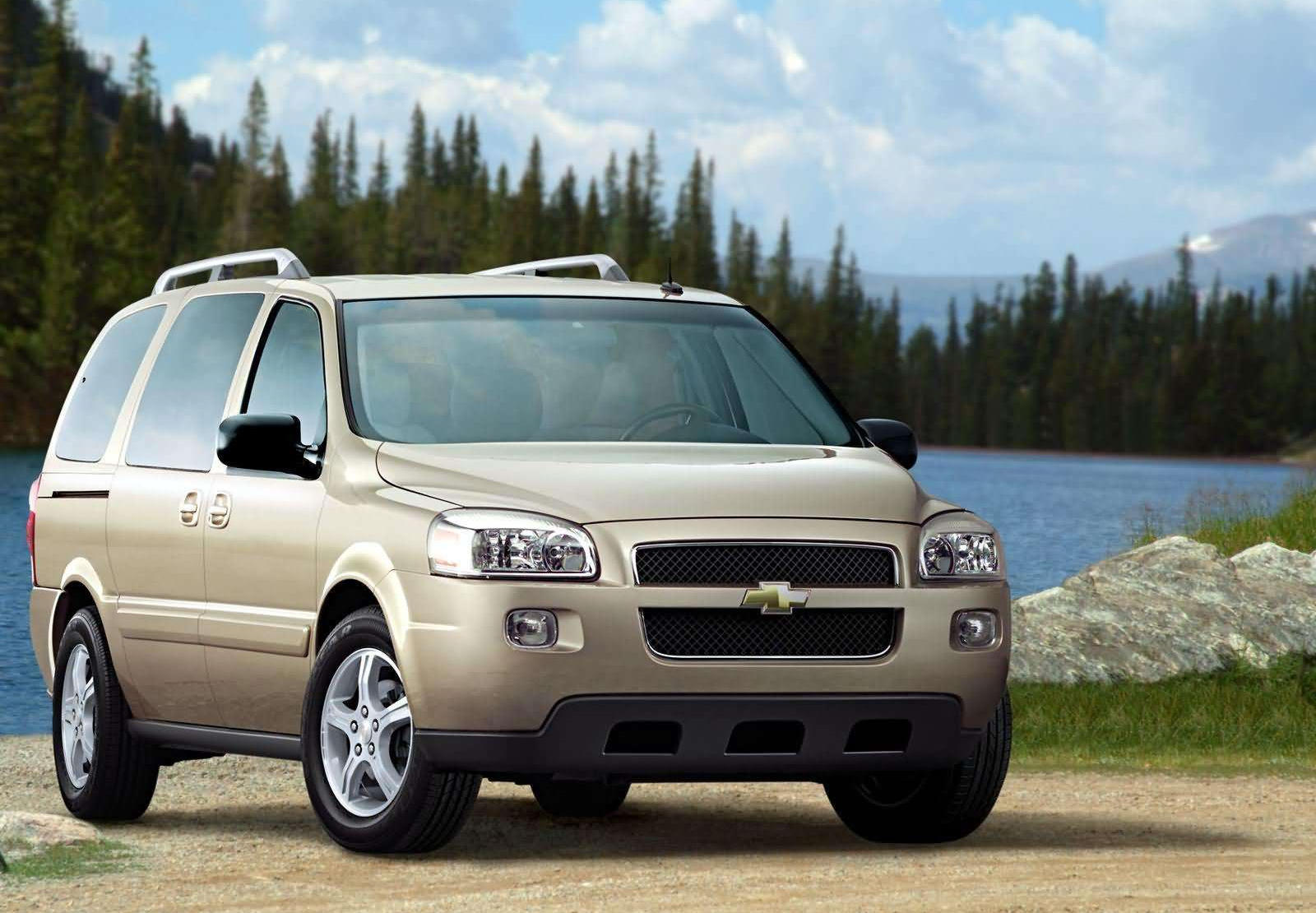 2008 Chevrolet Uplander Front Angle View