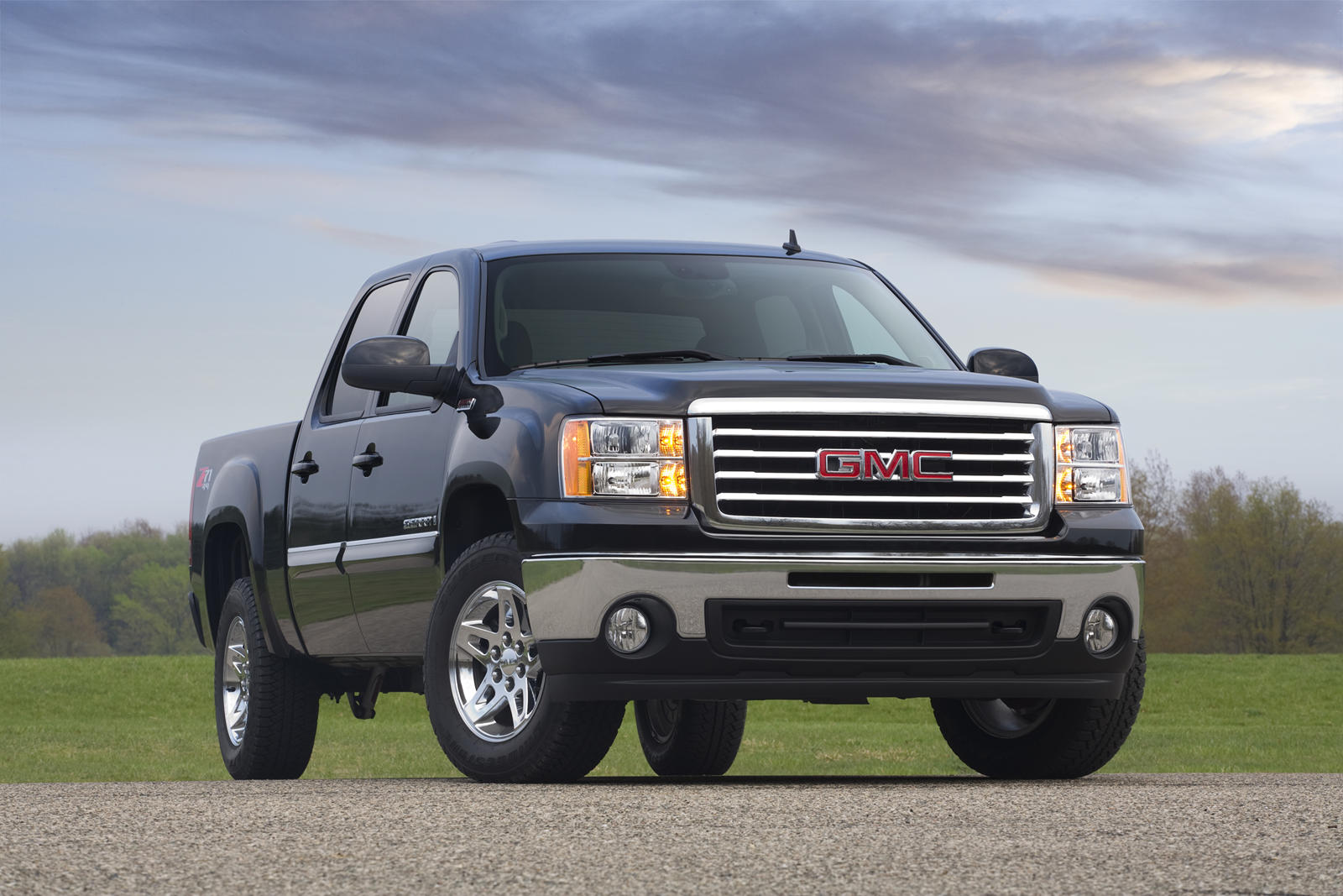 2008 GMC Sierra 1500 Front Angle View