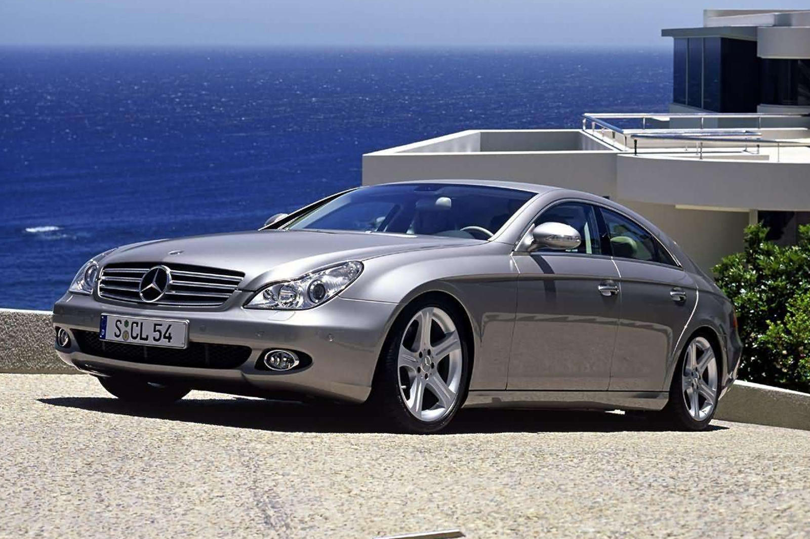 2008 Mercedes-Benz CLS-Class Front Angle View