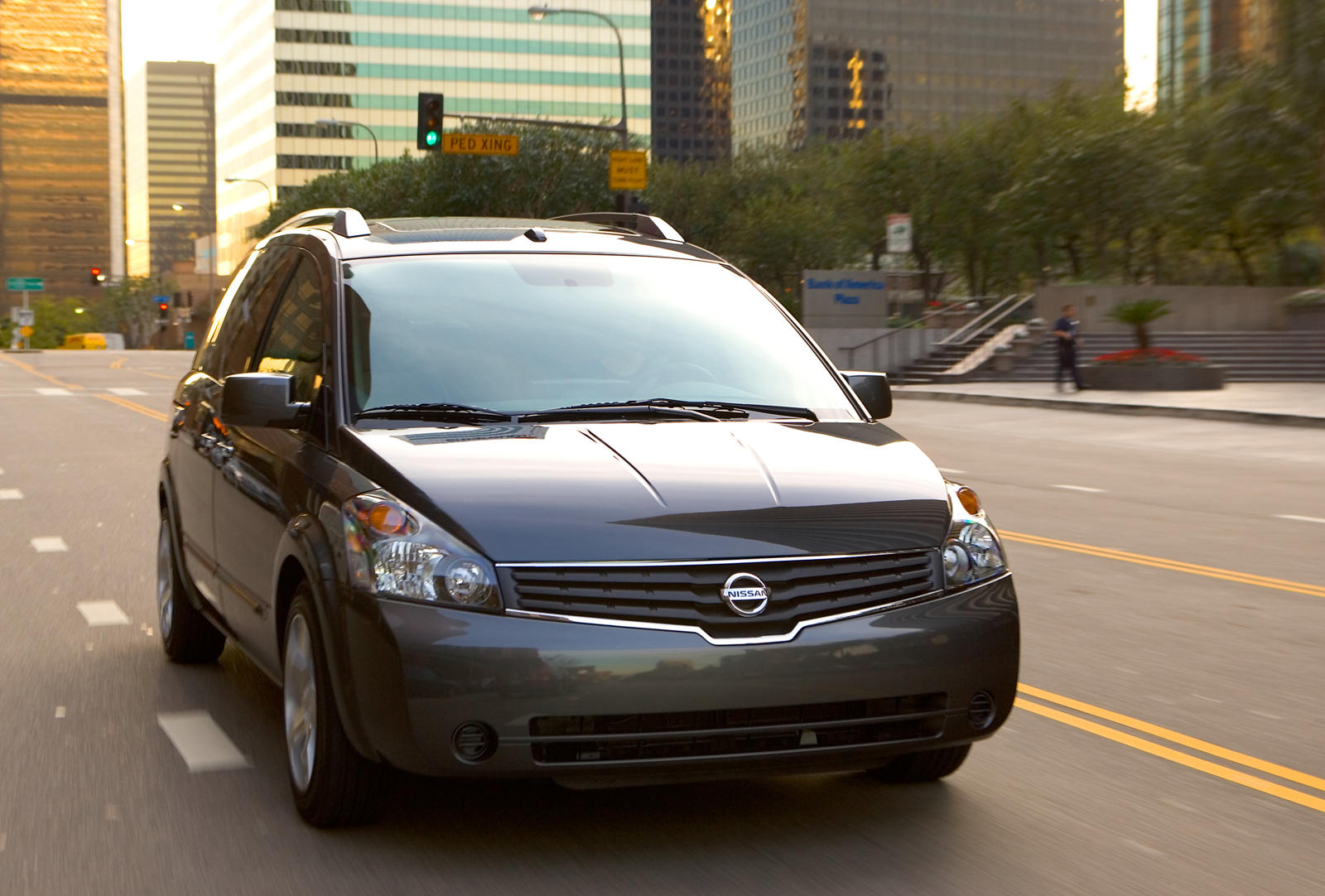 2008 Nissan Quest Front View Driving