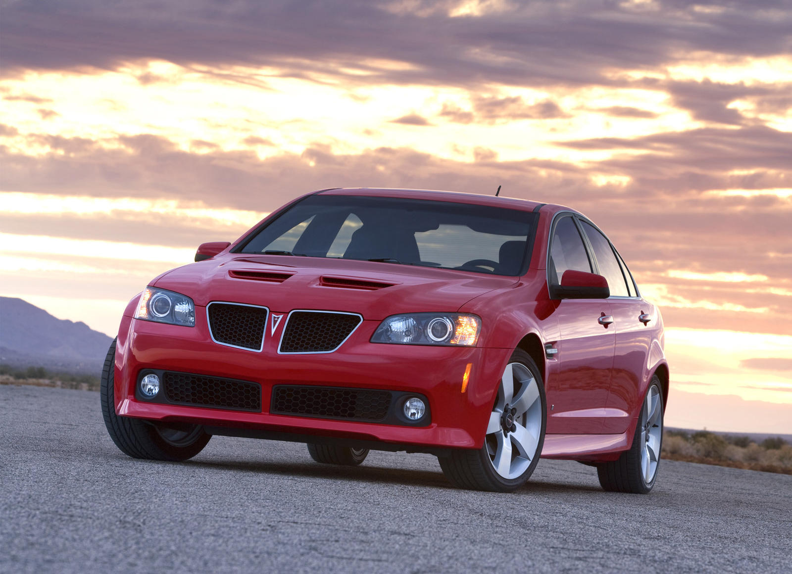 2008 Pontiac G8 Front Angle View
